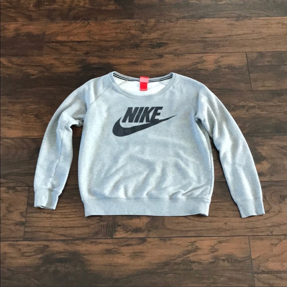 Gray and black Nike crew neck sweatshirt.